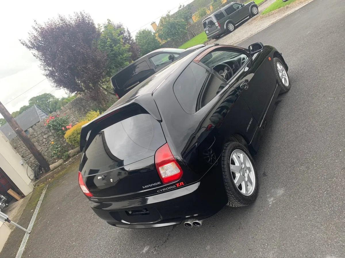 Mitsubishi Mirage Cyborg ZR - Image 2
