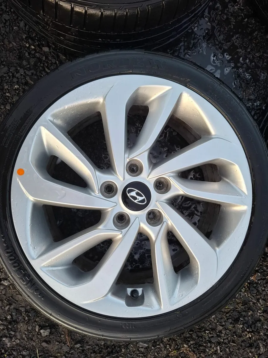 17" Genuine Hyundai Alloys with tyres - Image 2