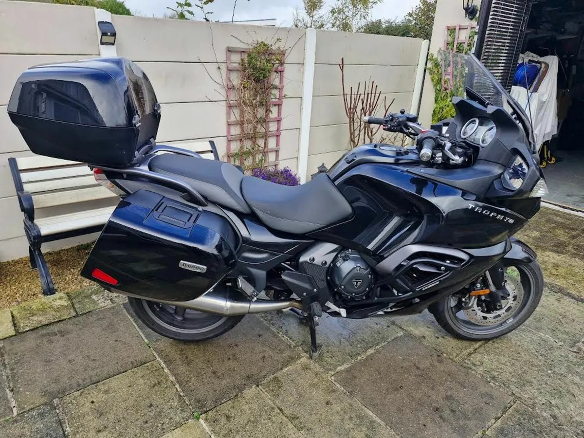 Triumph Trophy SE Model 1200 - Image 1