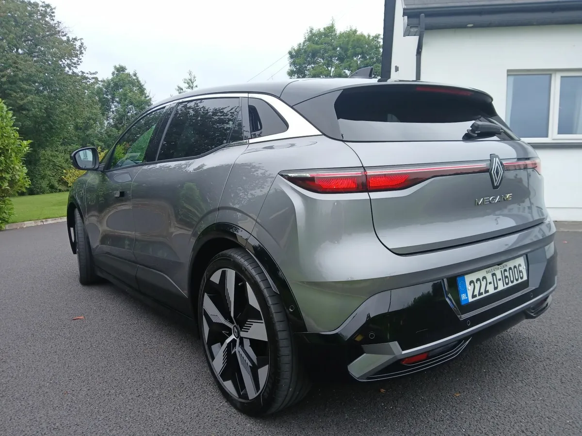 Renault Megane E-Tech 2022 - Image 3