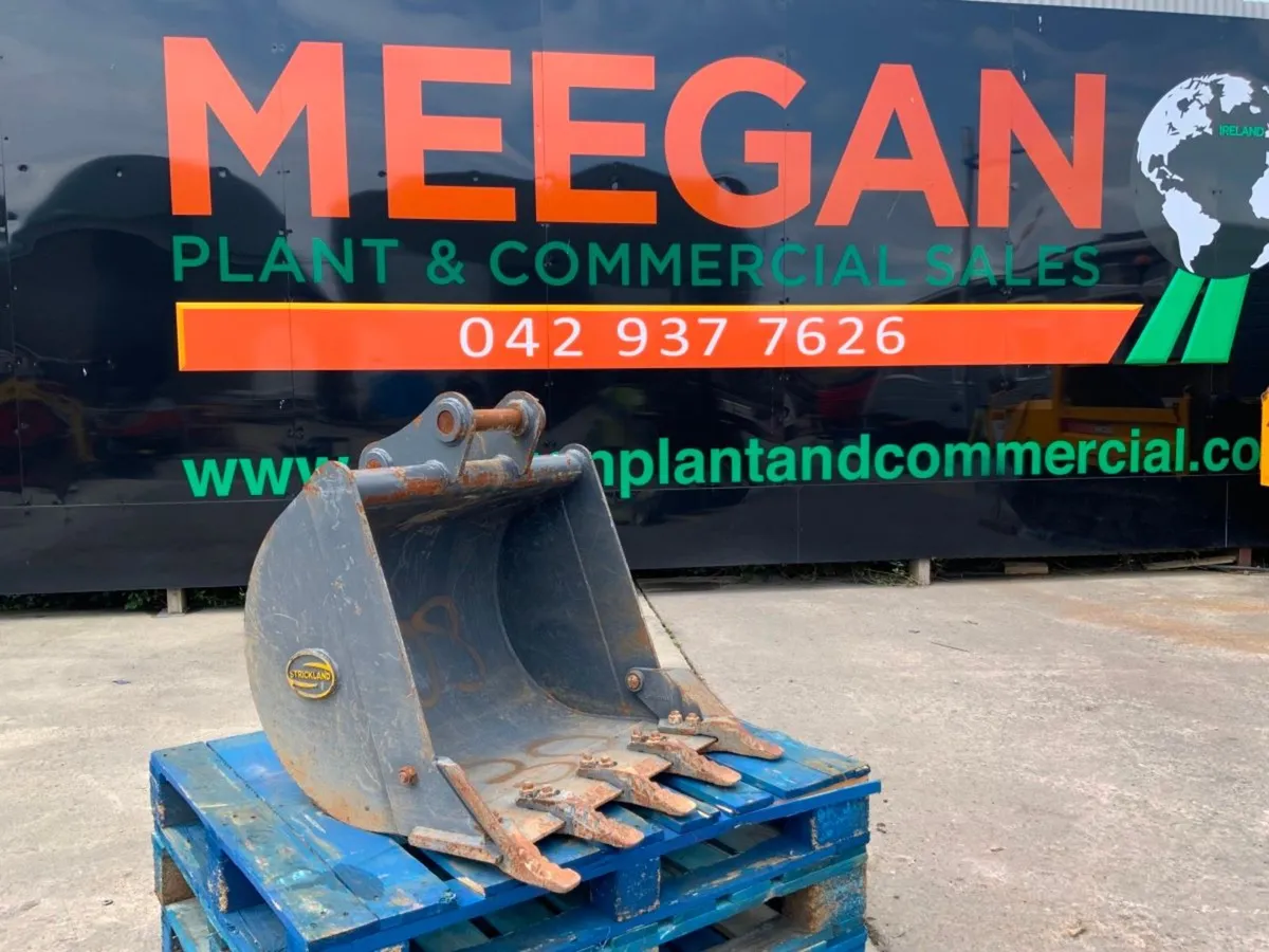 30" STRICKLAND DIGGING BUCKET....45mm PINS.. - Image 1