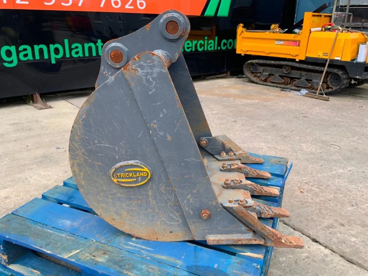 30" STRICKLAND DIGGING BUCKET....45mm PINS.. - Image 2
