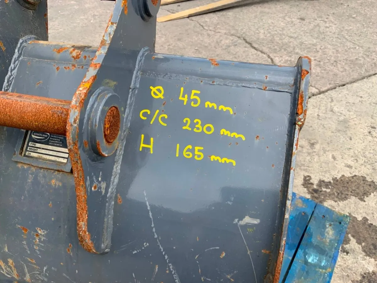 30" STRICKLAND DIGGING BUCKET....45mm PINS.. - Image 4
