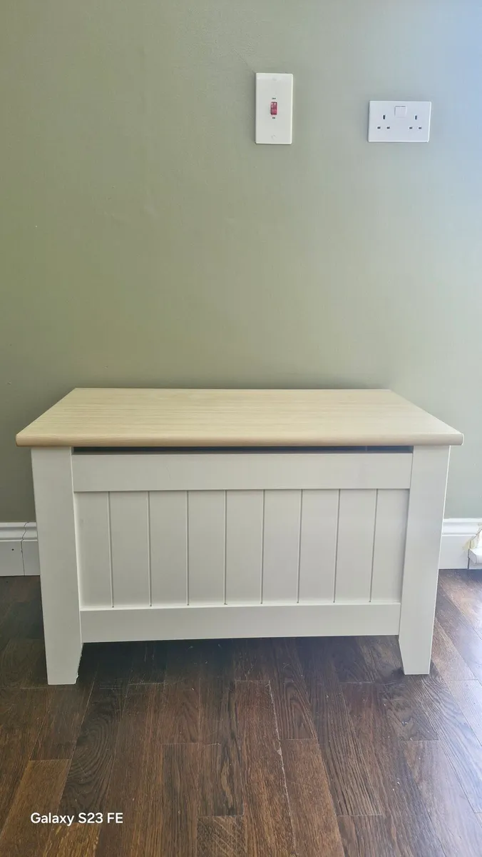 Storage unit - Image 1