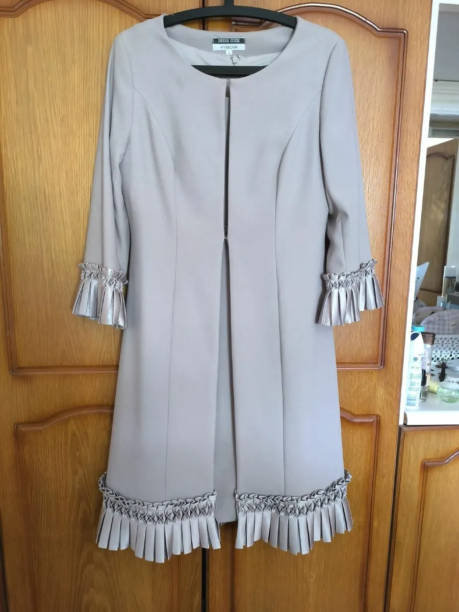 Veromia Mother of the Bride Outfit – Size 10 - 12 - Image 3