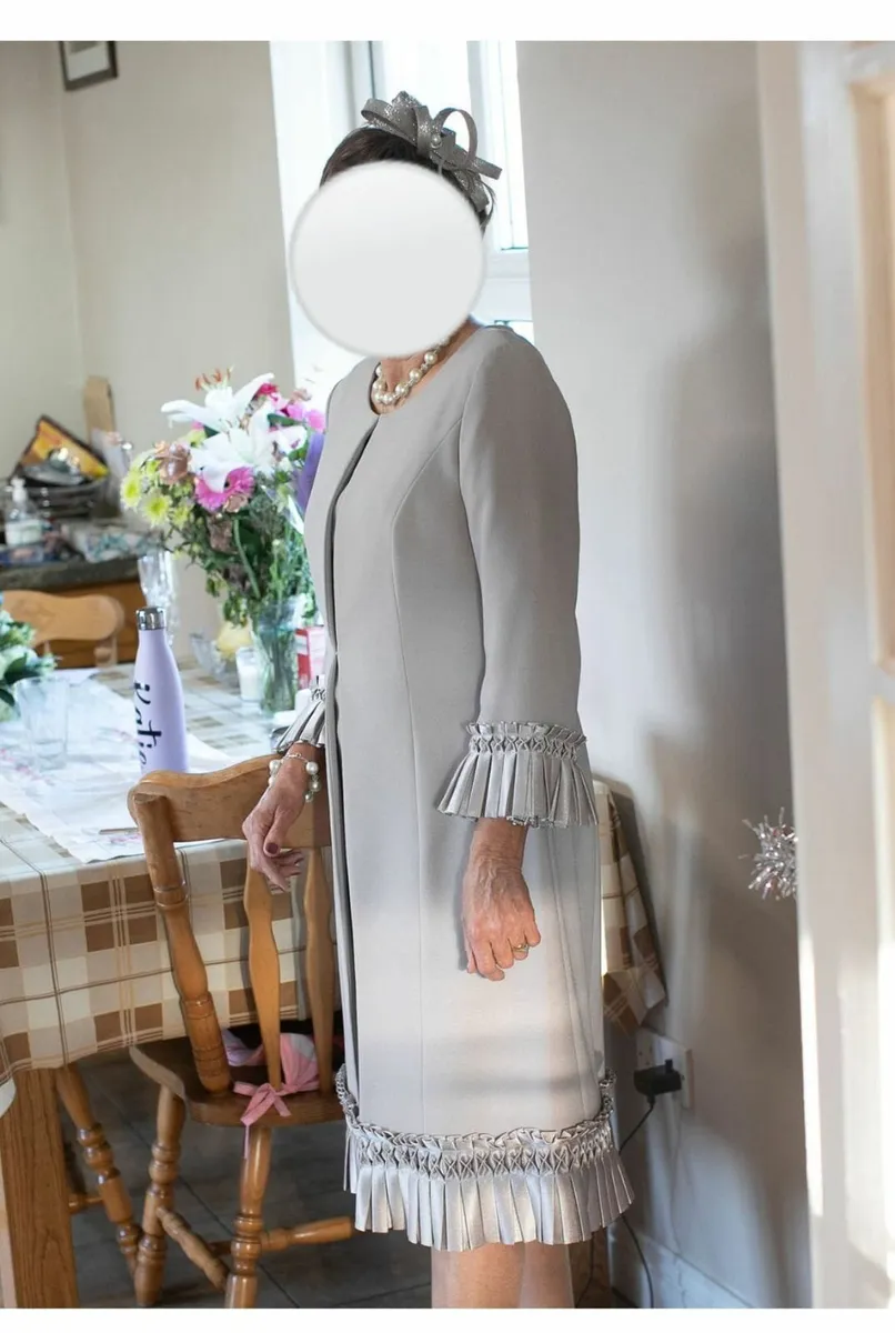 Veromia Mother of the Bride Outfit – Size 10 - 12 - Image 4