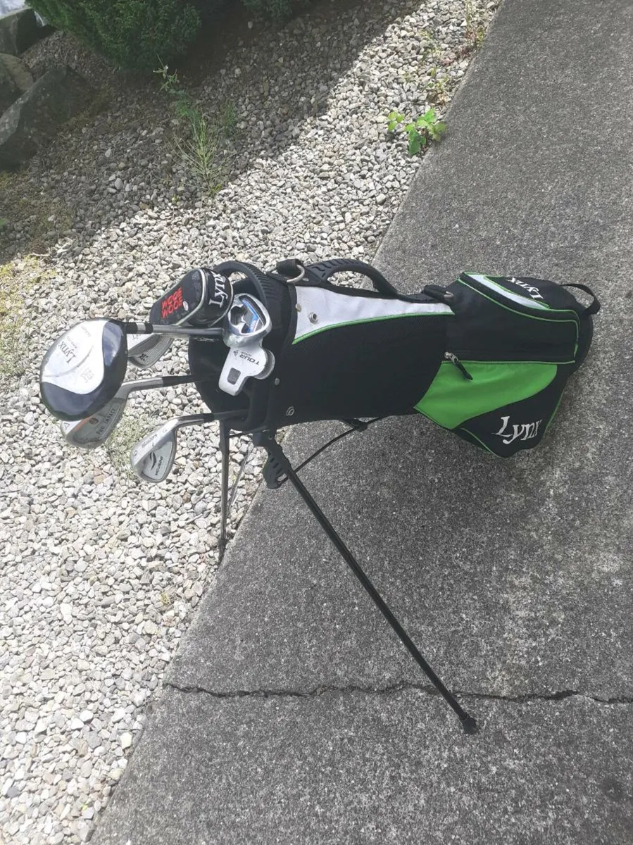 Golf clubs and bag junior - Image 1