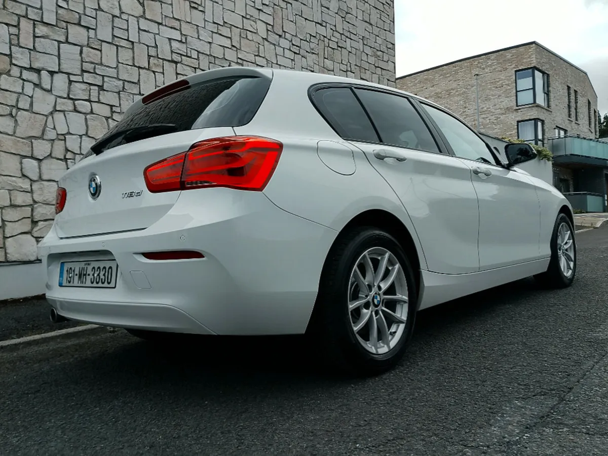 BMW 1-Series 116 D SE Business 5DR - Image 3