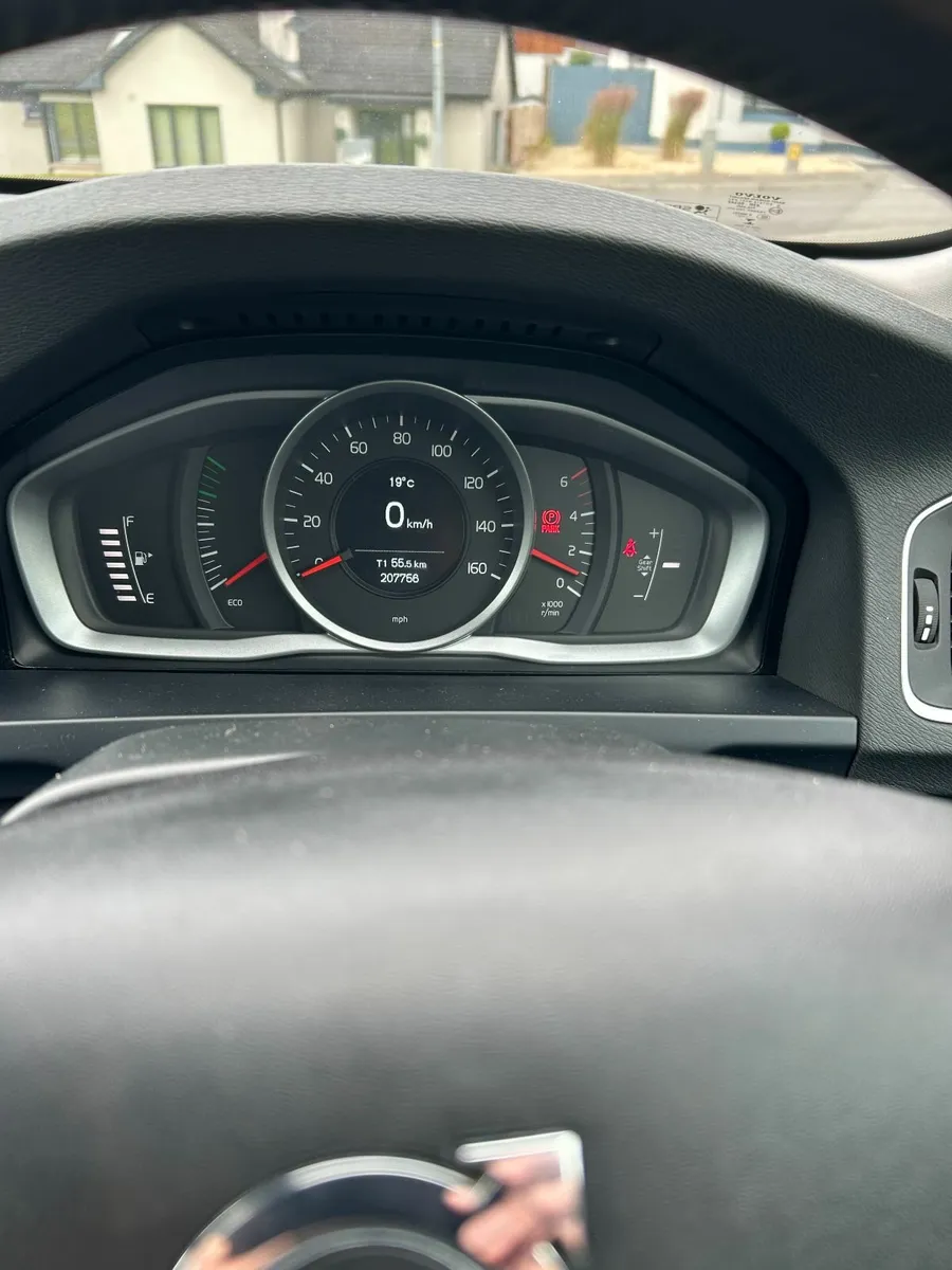 Volvo V60 D3 2017 - Image 2