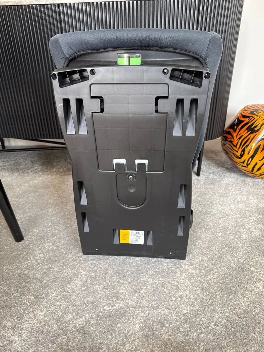 Maxi-Cosi Axiss Child Car Seat - Image 3
