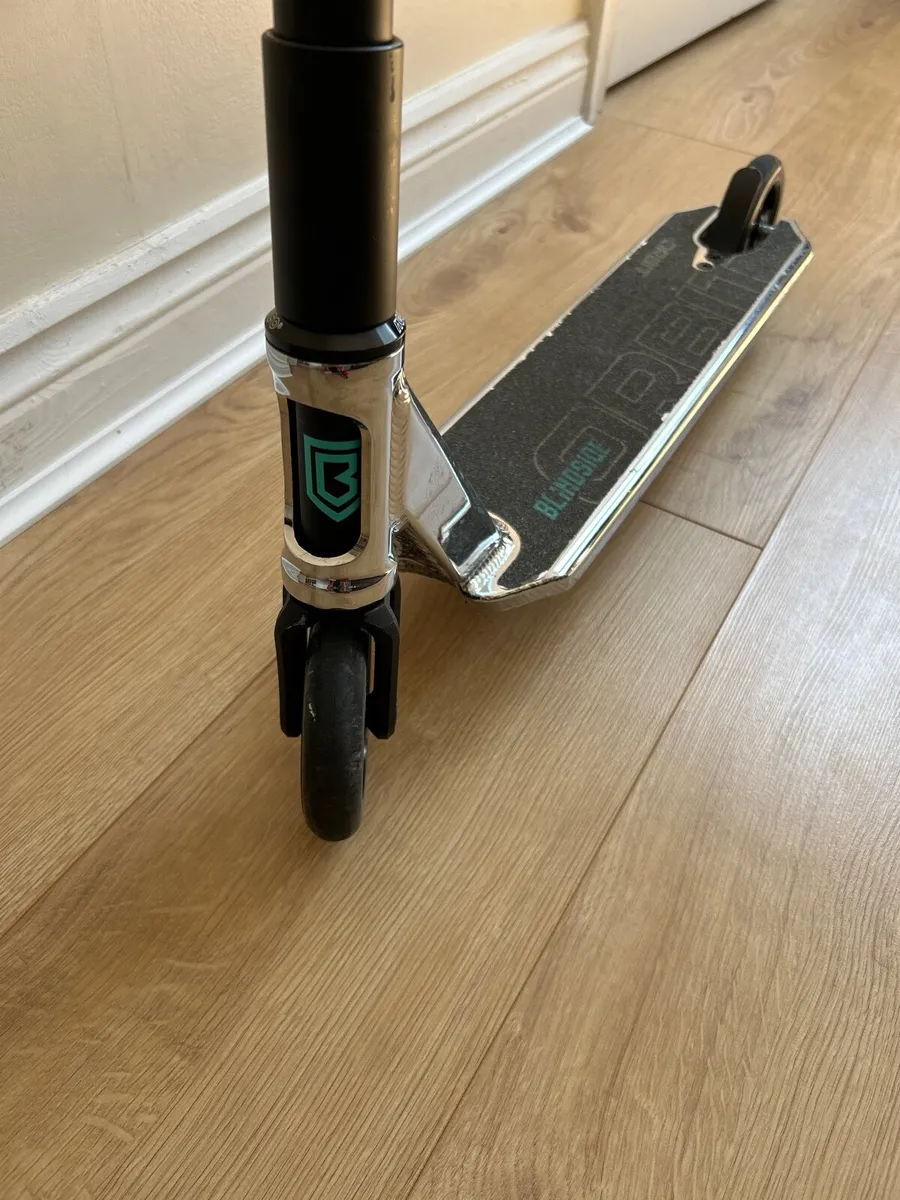 Blindside Orbit Stunt Scooter - Image 1