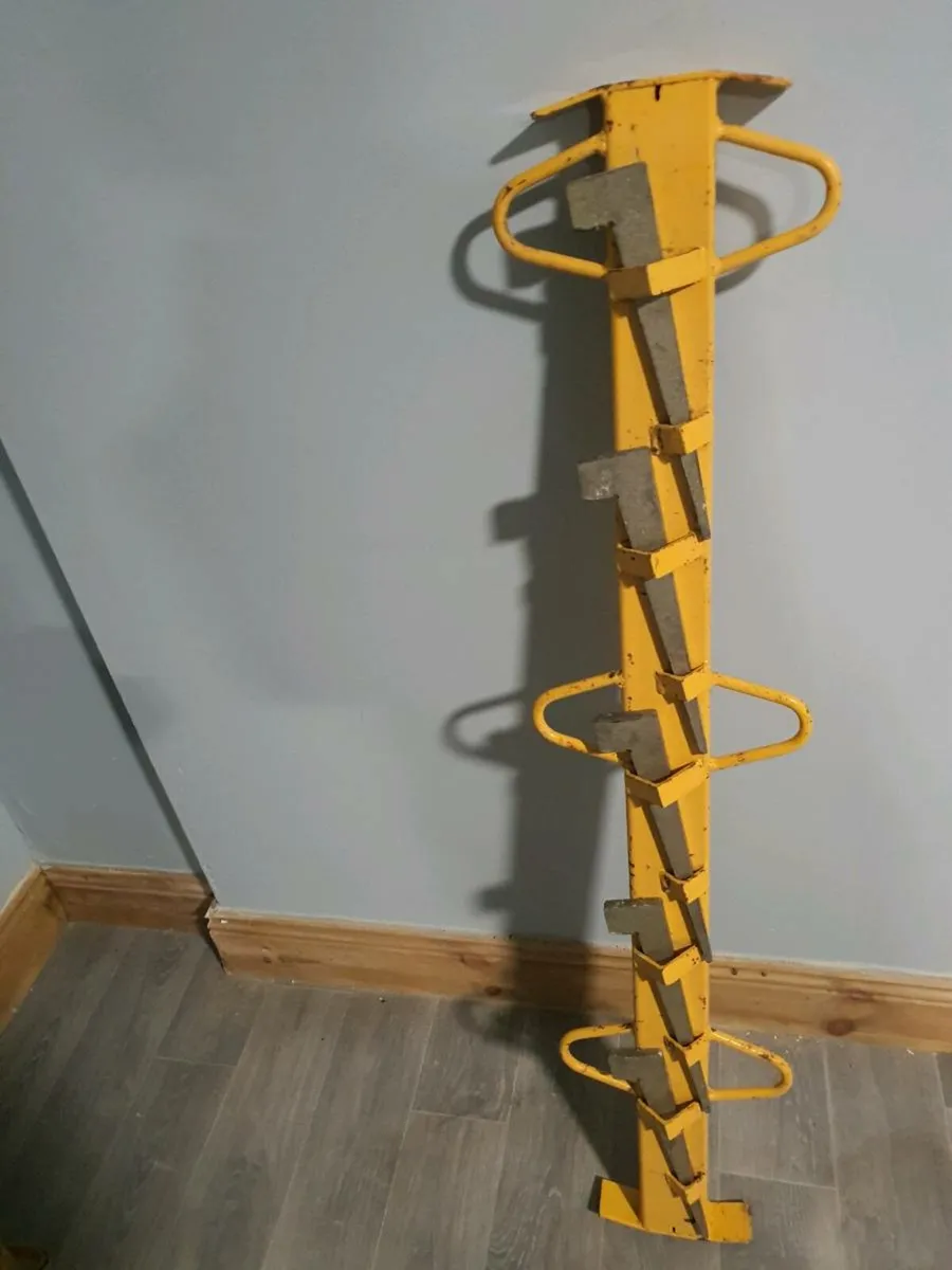 Sheep wire tensioner