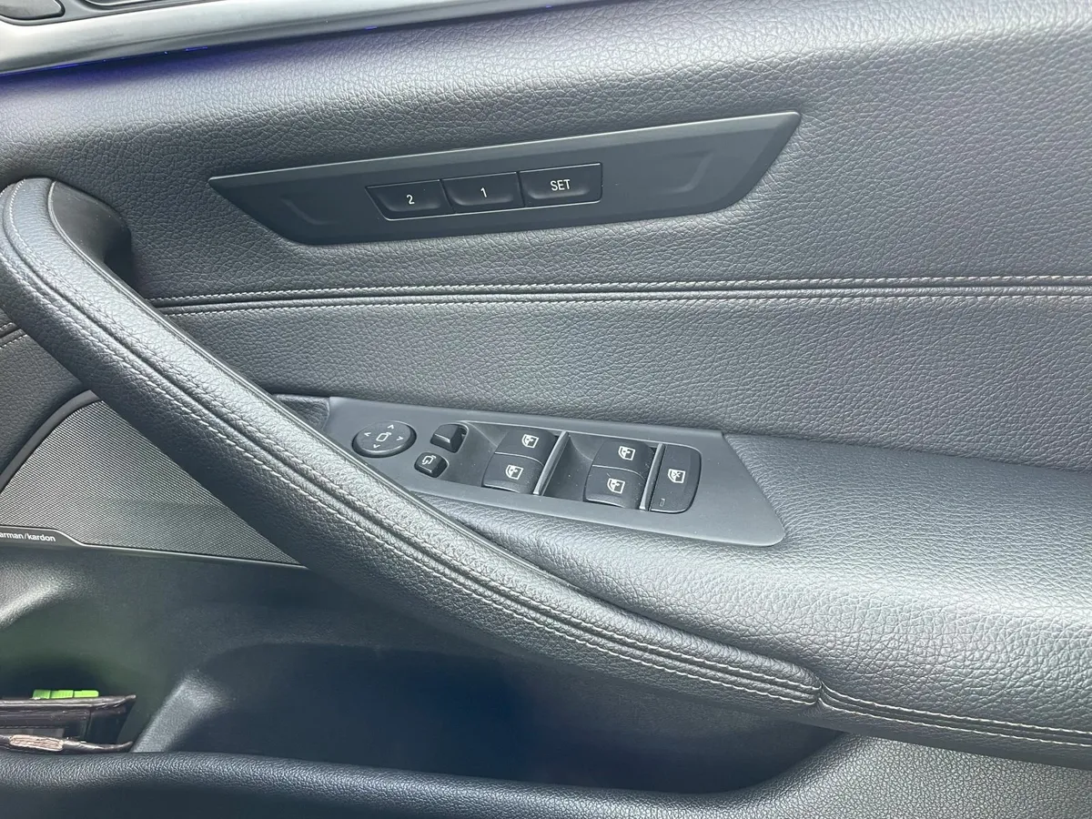 BMW 5-Series 2017 - Image 4