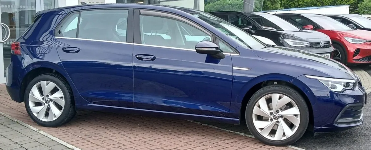 Volkswagen Golf Style 2.0 TDI 150HP  bluetooth  R - Image 2