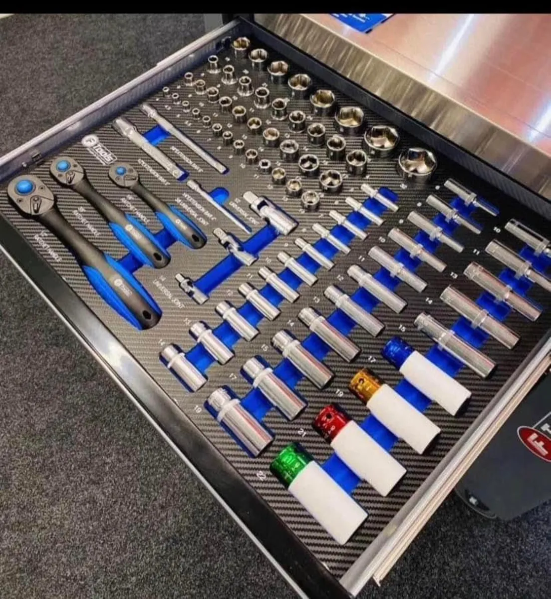 New 7 drawer tool chests free delivery - Image 2