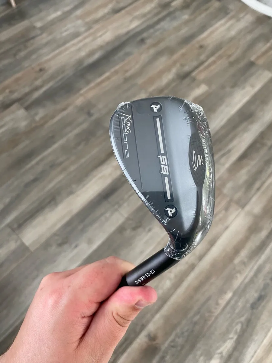 Cobra 52 Gap Wedge Snake Bite - Image 1