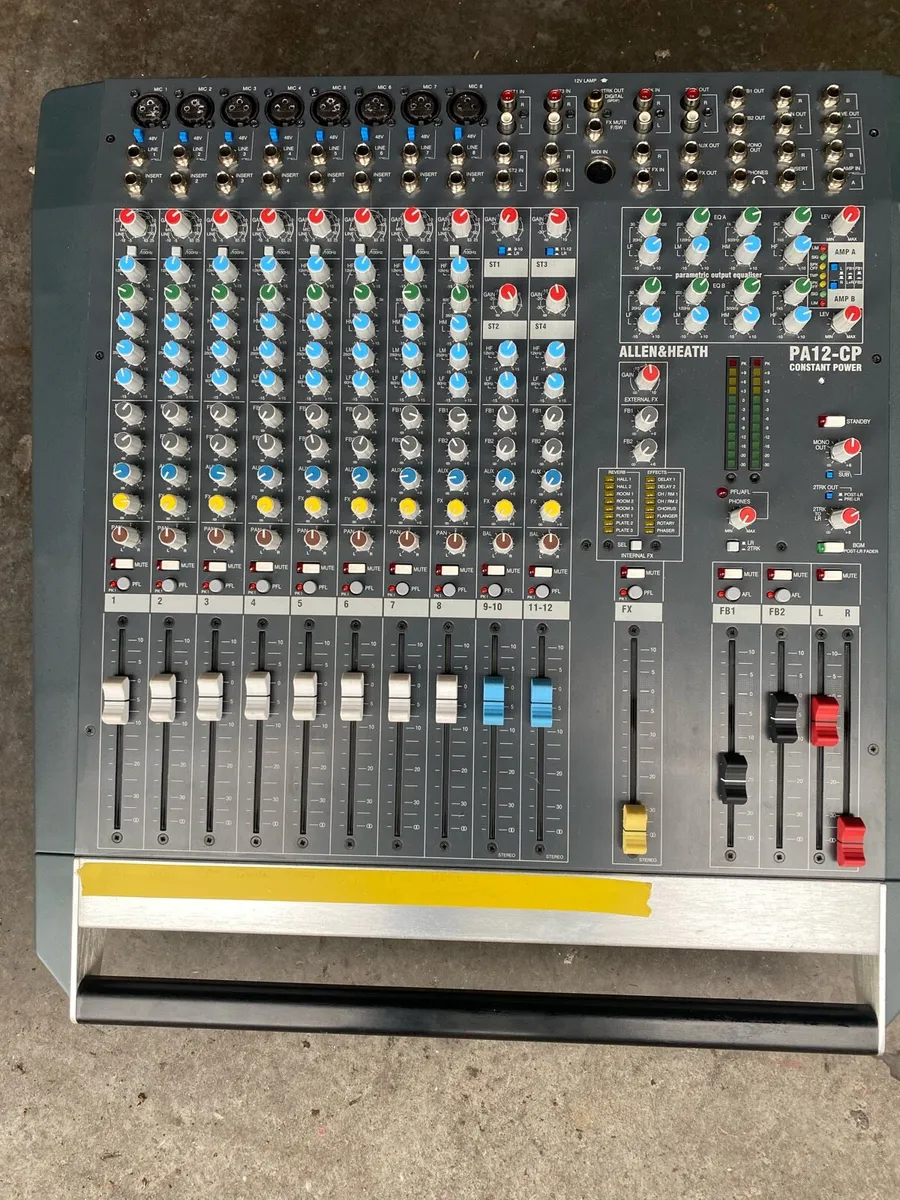 Allen & Heath powered mixer - Image 1