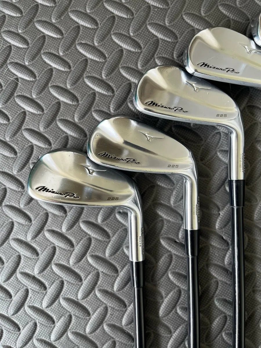 Mizuno Pro 225 - Image 2