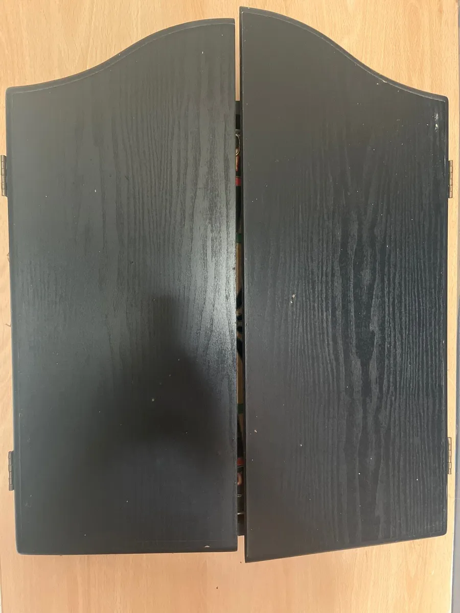 Dart board Lakeside edition with case €50 - Image 2