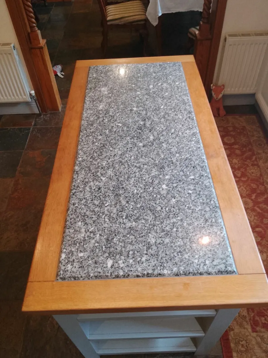 Large marble topped kitchen central island - Image 2
