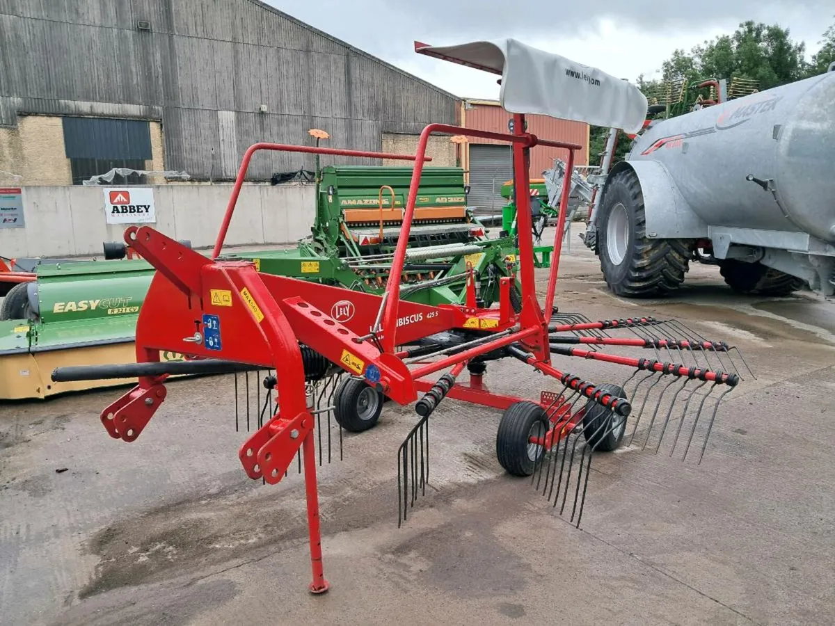 Lely Hibiscus Single Rotor Rake - Image 1