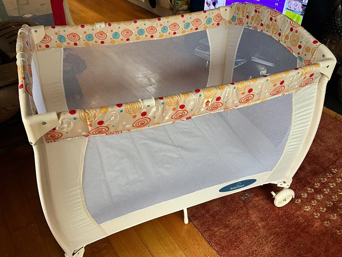 Travel Cot - Image 4