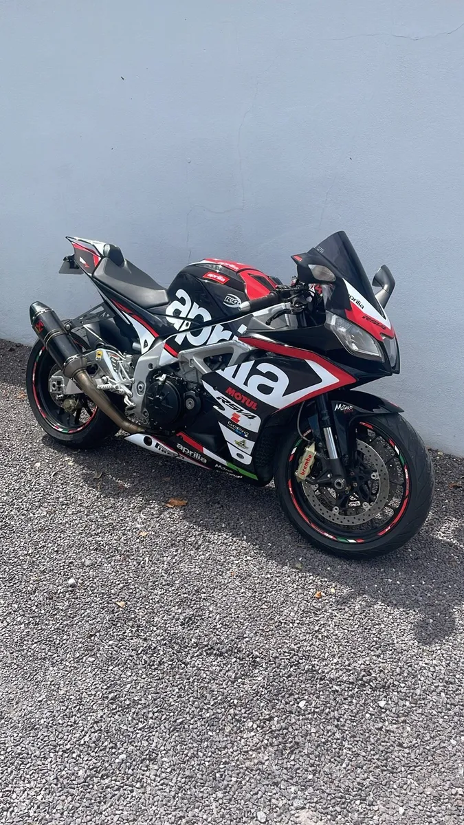 2011 Aprilia RSV4 R - Image 1