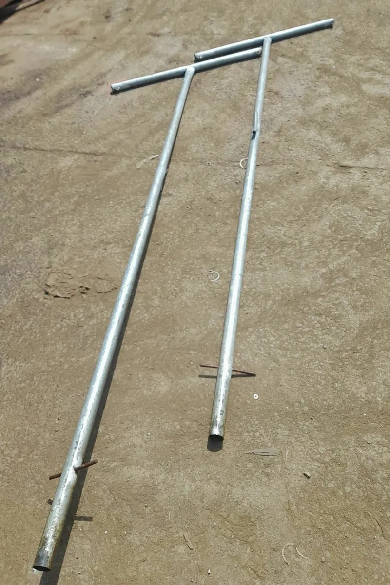 clothes line poles - Image 1