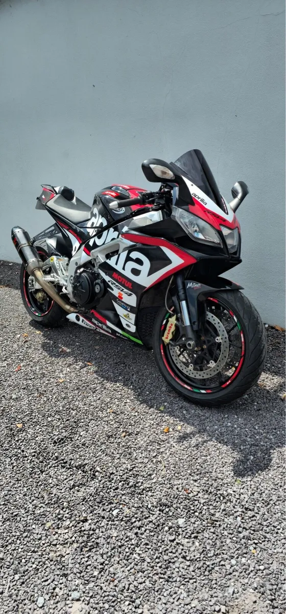 2011 Aprilia RSV4 R - Image 3
