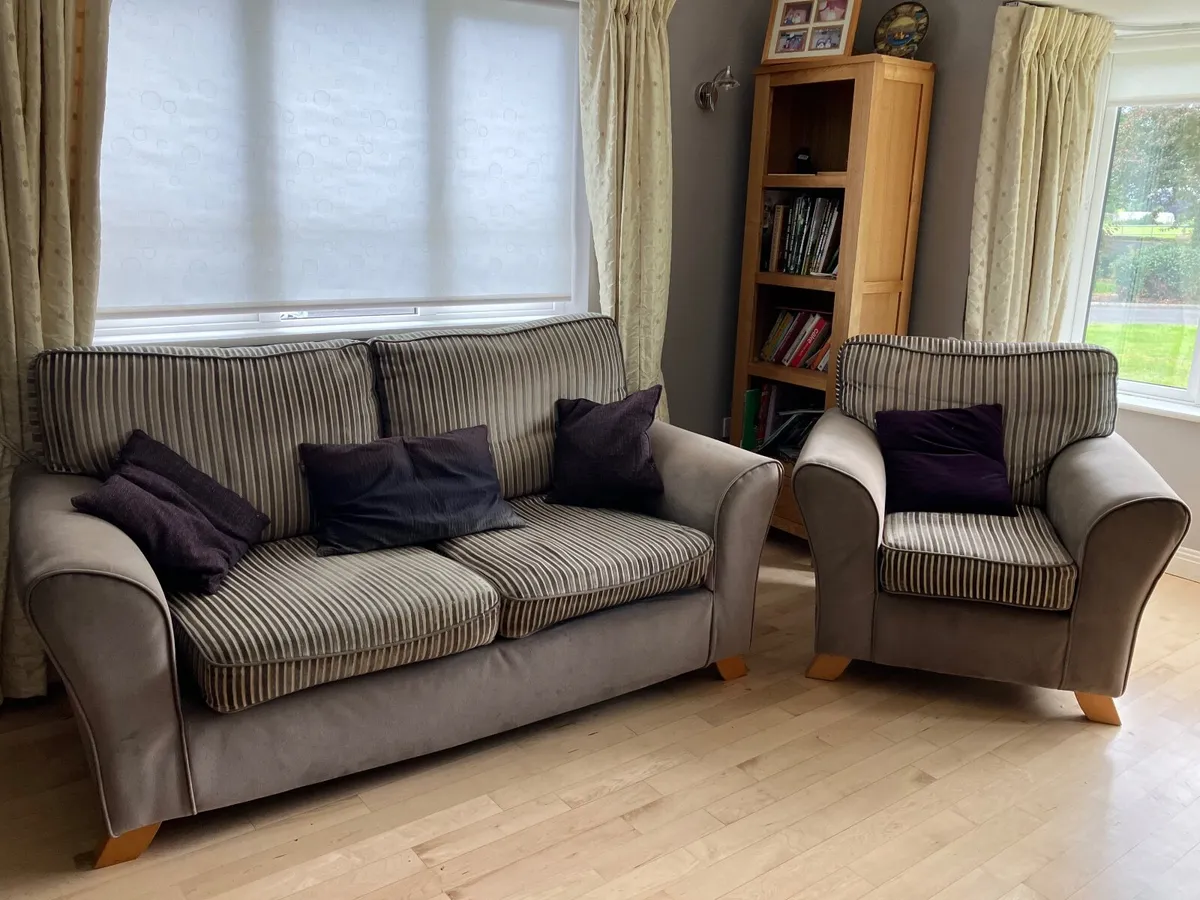 Couch / sofa and armchairs - Image 1