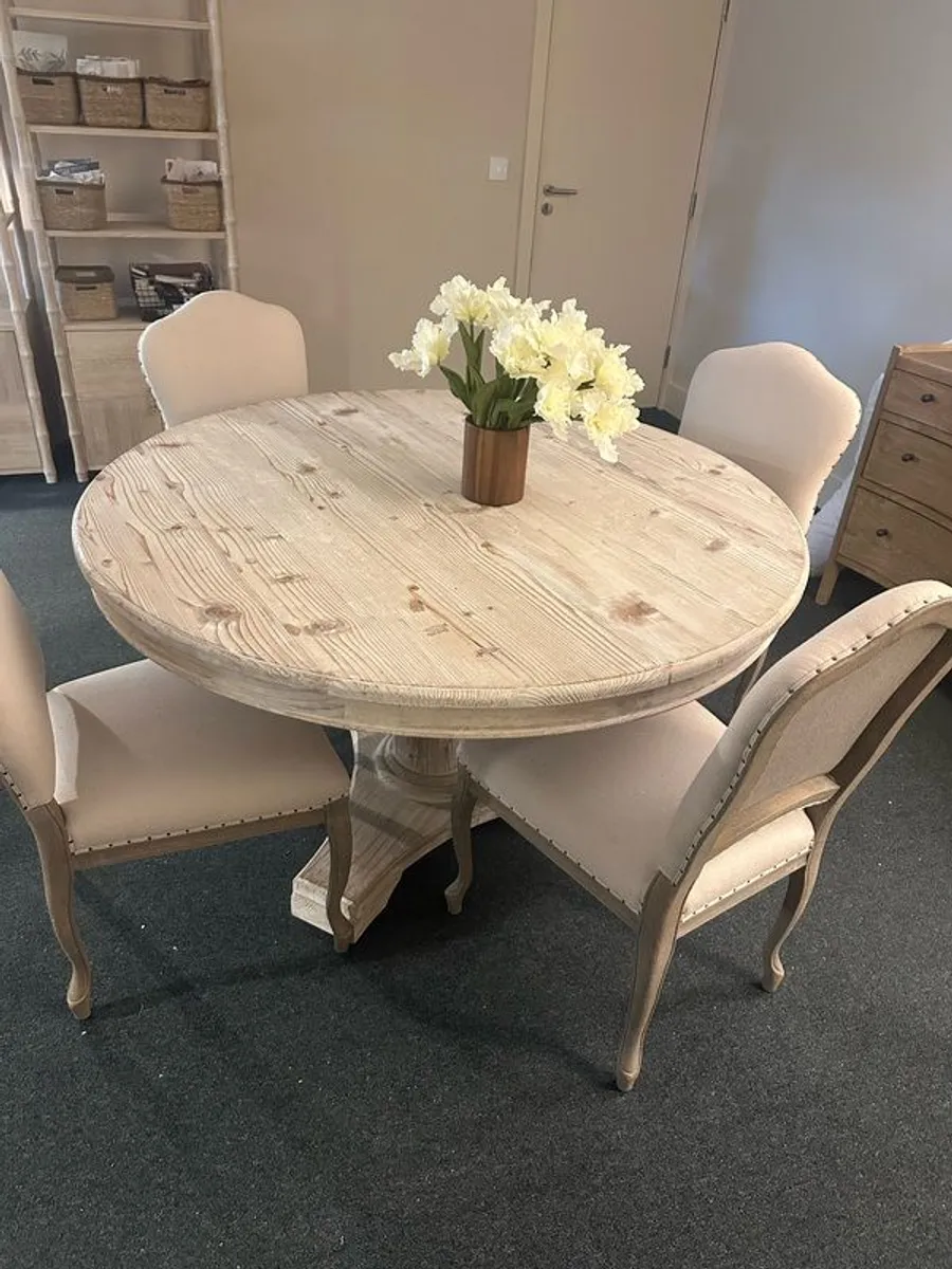 round table and 4 chairs - Image 2