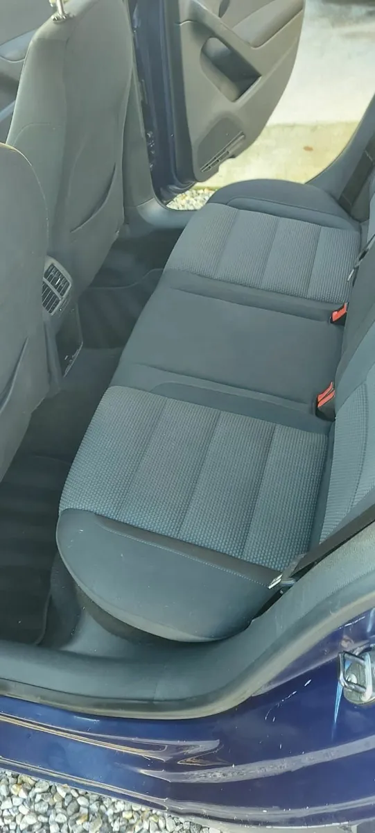 Volkswagen Golf 2011 - Image 4