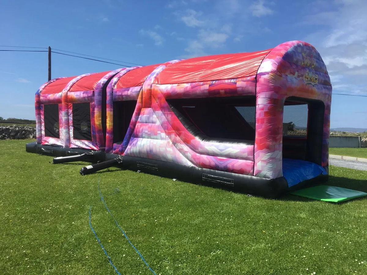 Bouncy castle - Image 2