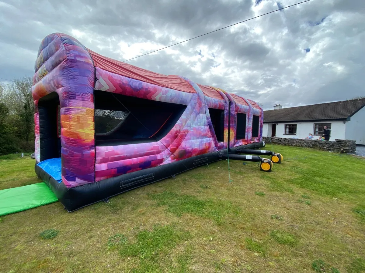 Bouncy castle - Image 4