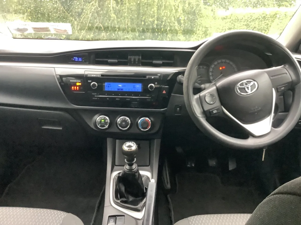 Toyota Corolla 2015 - Image 3