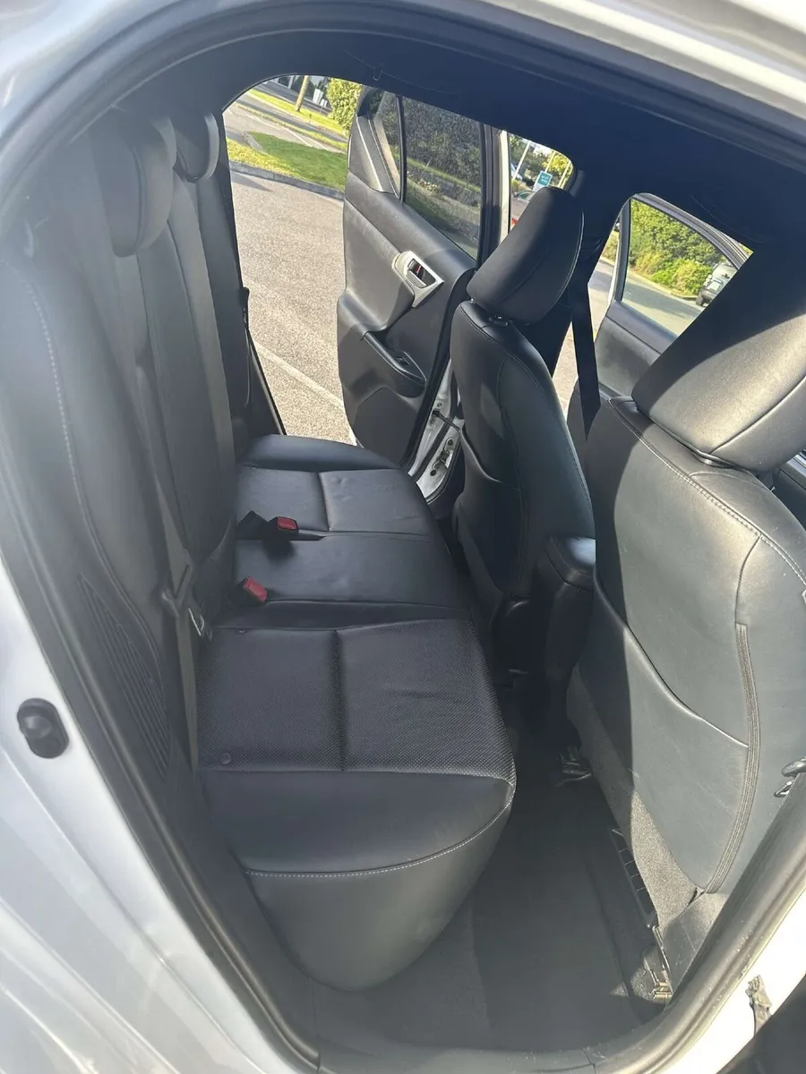 Lexus CT 2012 - Image 2