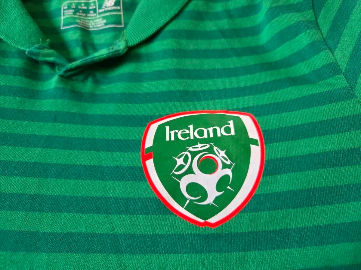 Ireland Home Football Polo Shirt 2016 2017 Small - Image 4