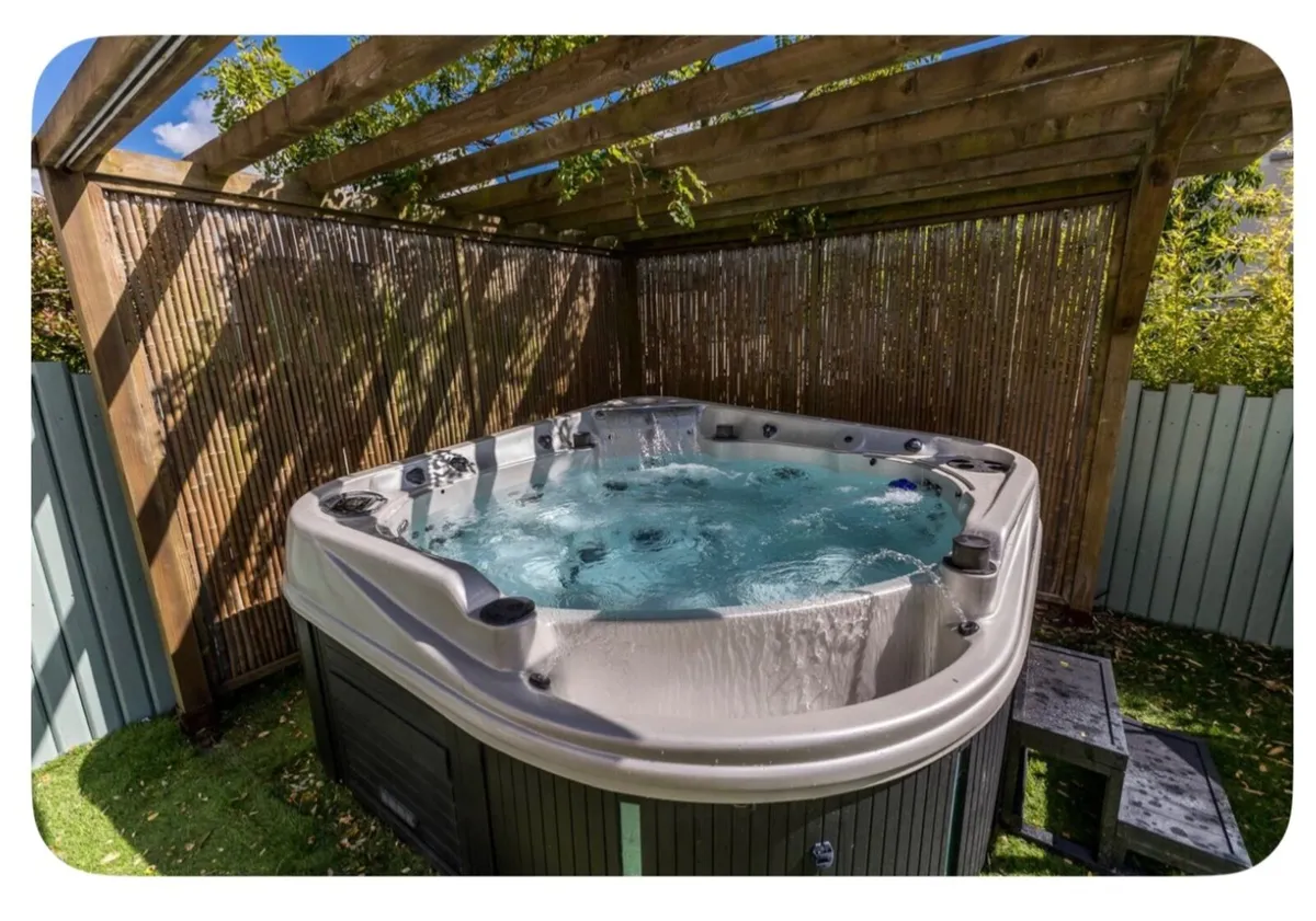 Hot Tub - Free to take away in Malahide - Image 4