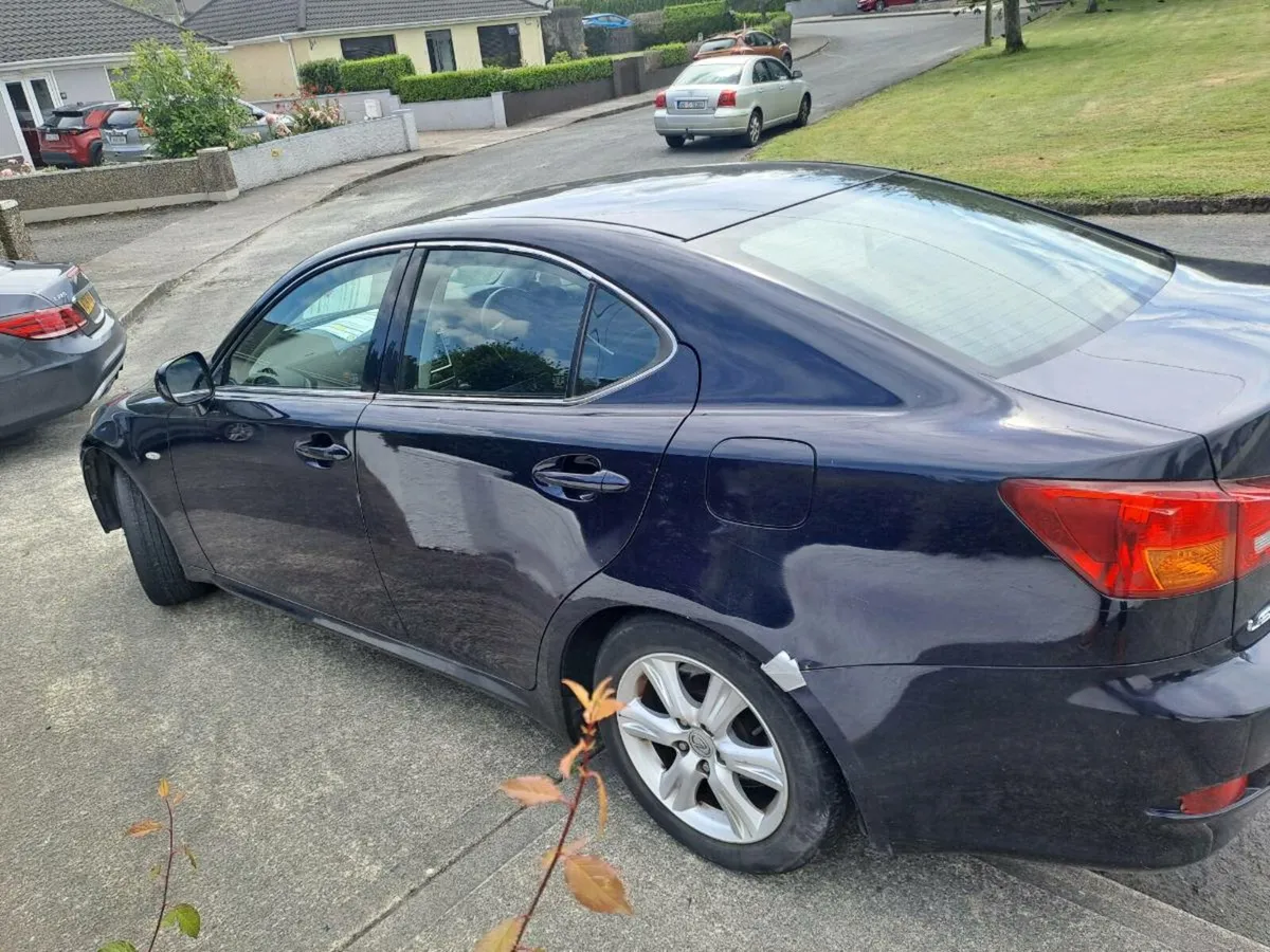 Lexus IS220D - Image 4