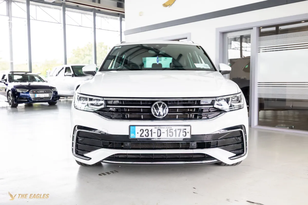 Volkswagen Tiguan R-LINE 2.0 TDI MANUAL 6SPEED FWD - Image 2