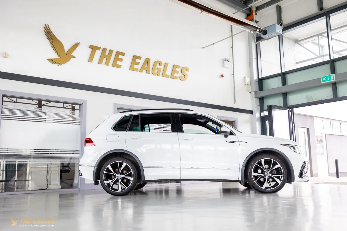 Volkswagen Tiguan R-LINE 2.0 TDI MANUAL 6SPEED FWD - Image 3