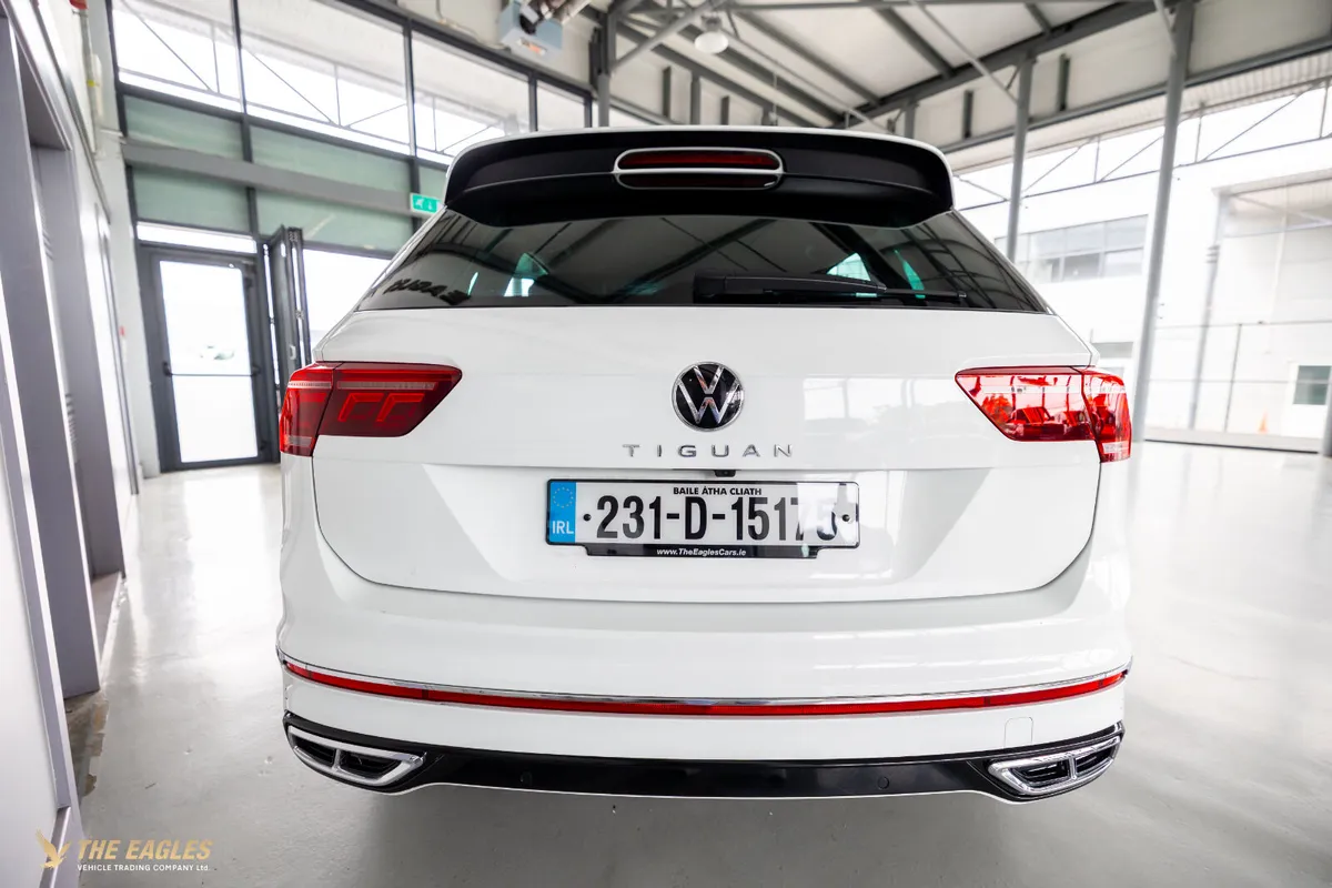 Volkswagen Tiguan R-LINE 2.0 TDI MANUAL 6SPEED FWD - Image 4
