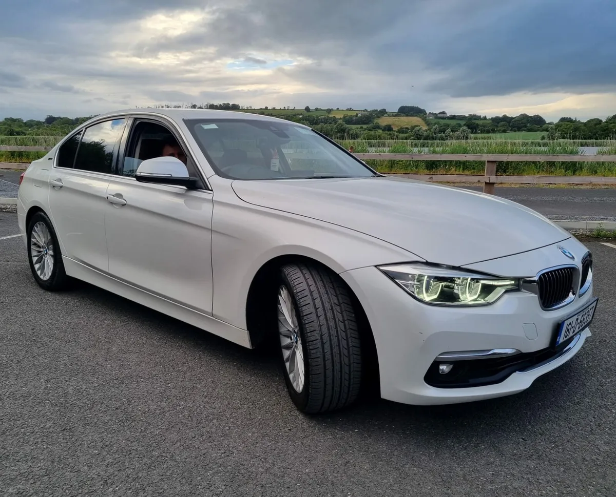 161 BMW 330E , LOW MILLAGE - Image 1