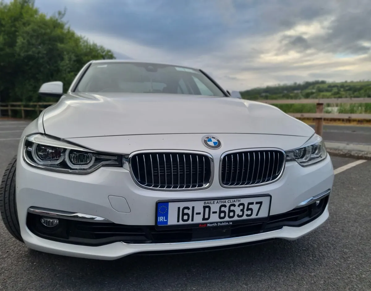 161 BMW 330E , LOW MILLAGE - Image 2