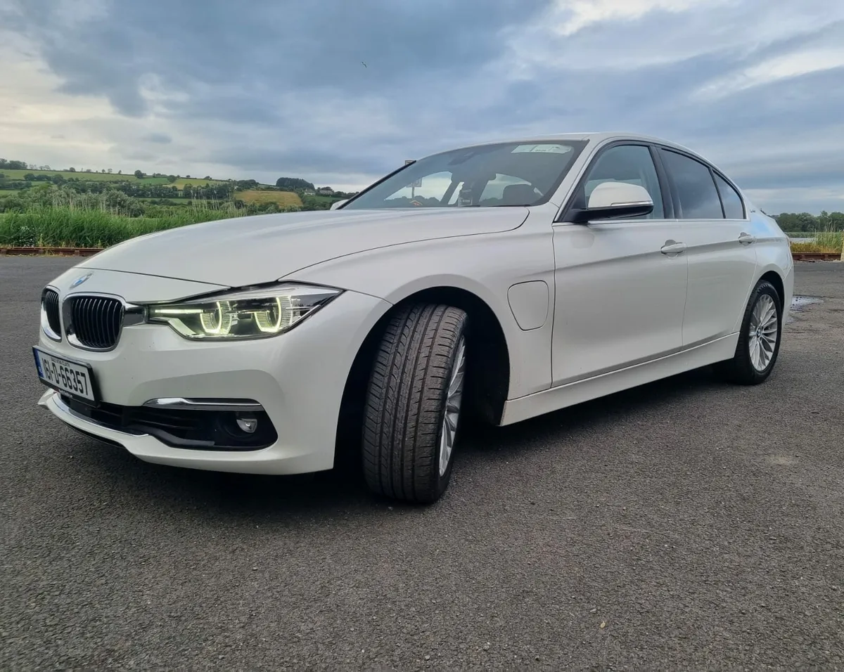 161 BMW 330E , LOW MILLAGE - Image 3
