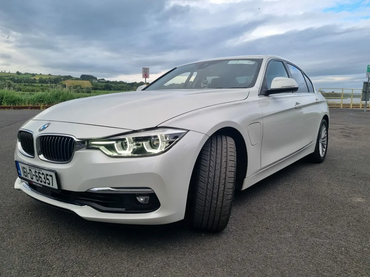 161 BMW 330E , LOW MILLAGE - Image 4