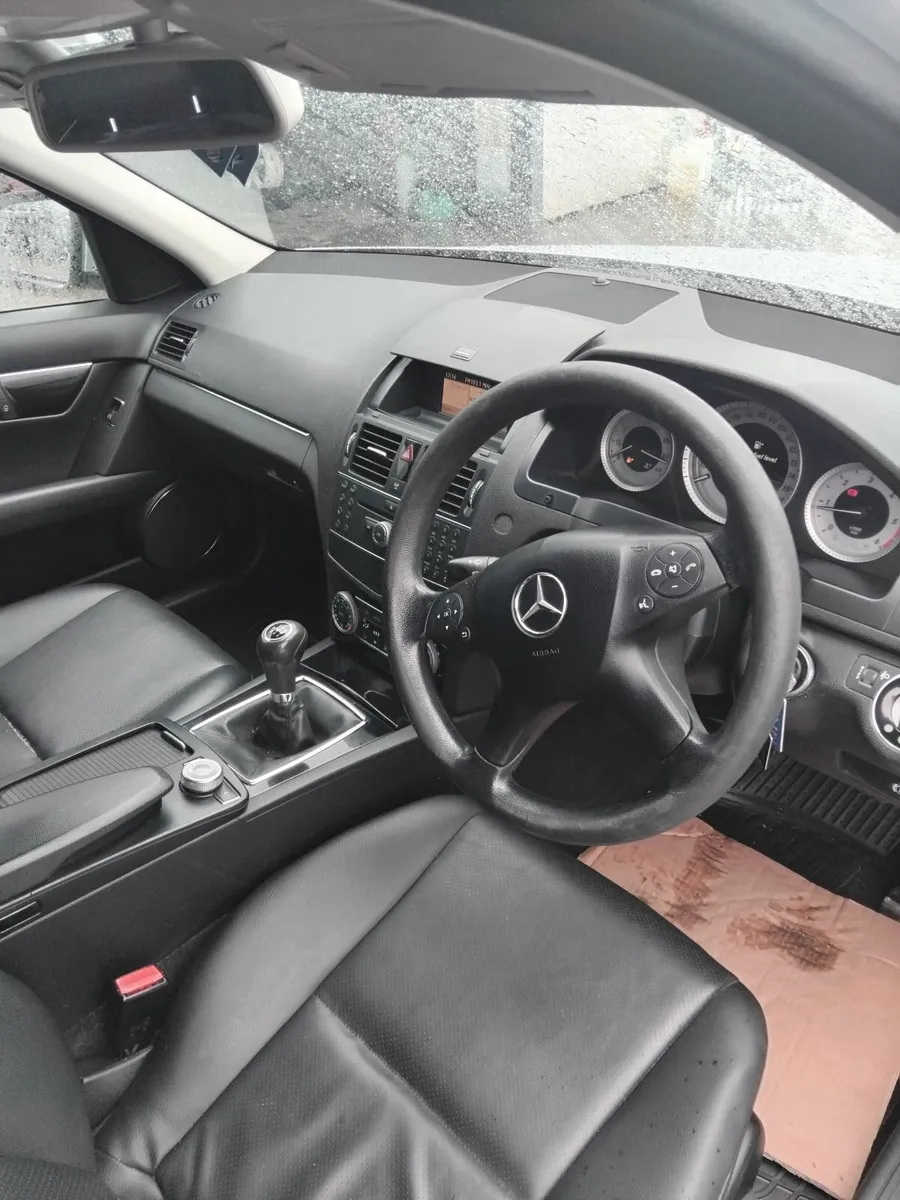 Mercedes-Benz C-Class 2008 - Image 4