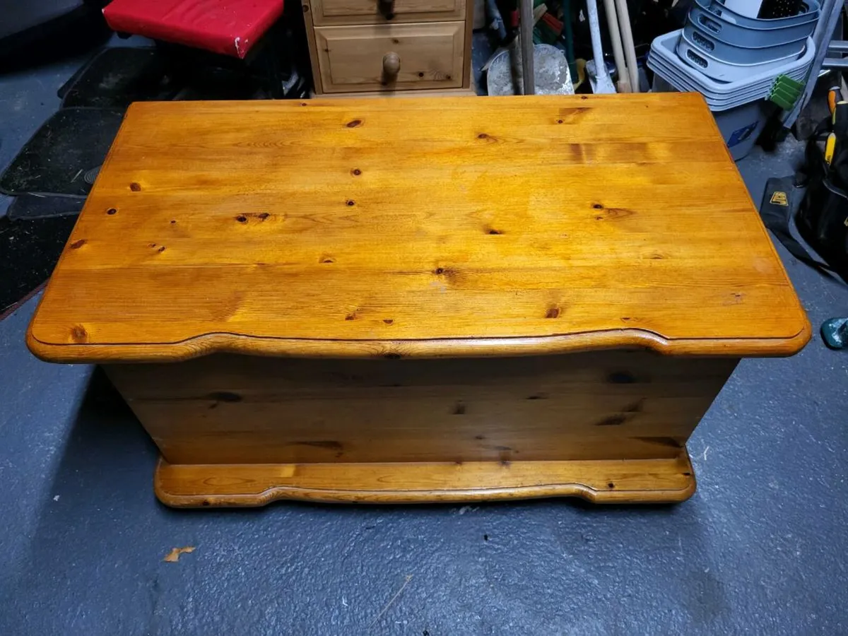 Blanket box