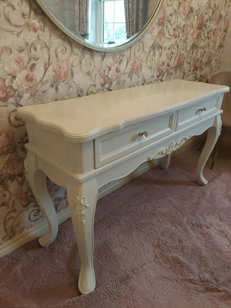 Console table / Dressing table - Image 1