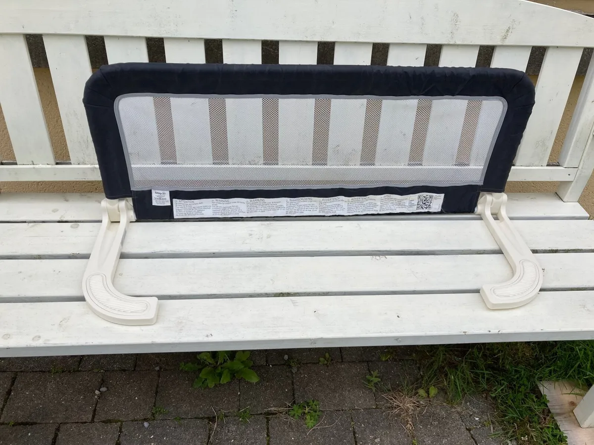 Safety sides for children’s bed - Image 1
